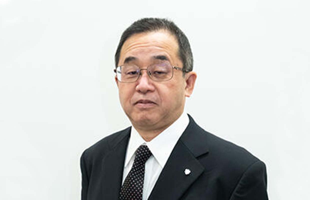 スポーツ文化学部長　岡出　美則