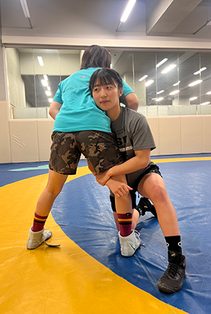 尾西選手　タックル写真