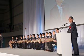 学長から激励のあいさつ